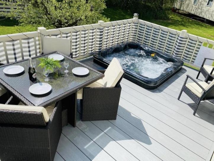 Prime Location & Luxurious Hot Tub Villa Tattershall Luaran gambar